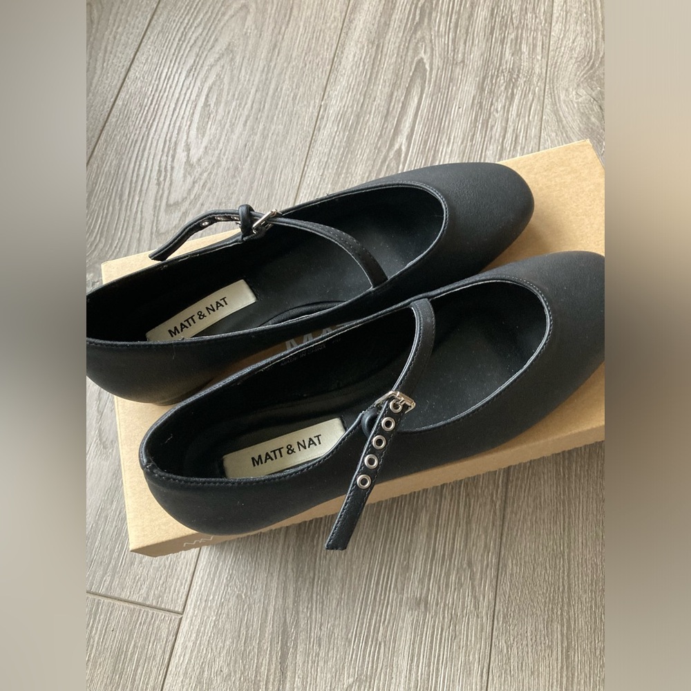 Matt & Nat Ballet Flats, new in box, Sz 37 / US 6